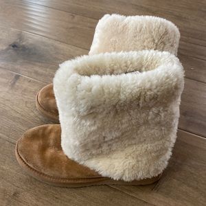 UGGS! 1006011 chestnut suede with full shearling boots